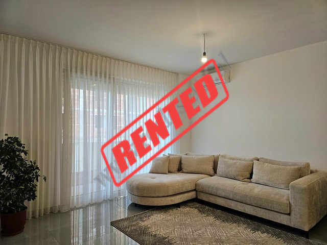 Apartament 1+1 me qira tek Residenca Foleja e Gjelber&nbsp;prane Ring Center ne Tirane.
Eshte i poz